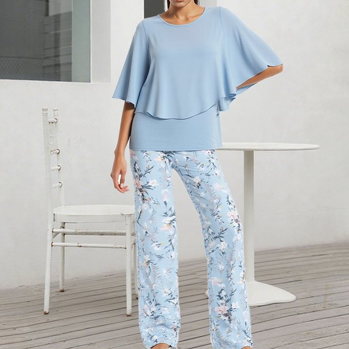 đ„Womenâs Printed Pants and Crew Neck Top Set