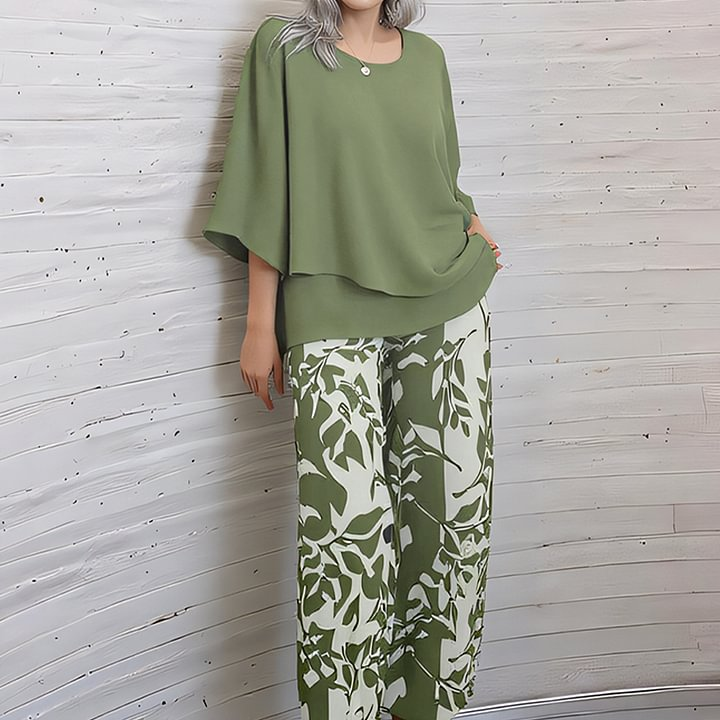 đ„Womenâs Printed Pants and Crew Neck Top Set