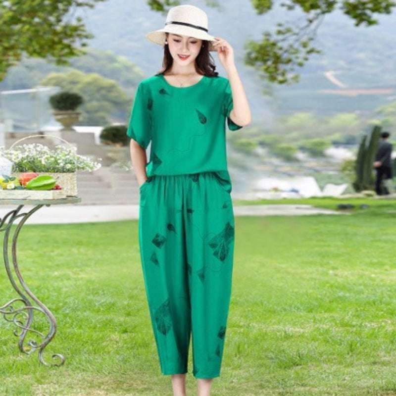 Women’s Printed Short-Sleeved Top & Cropped Pants Set  ✨👚👖