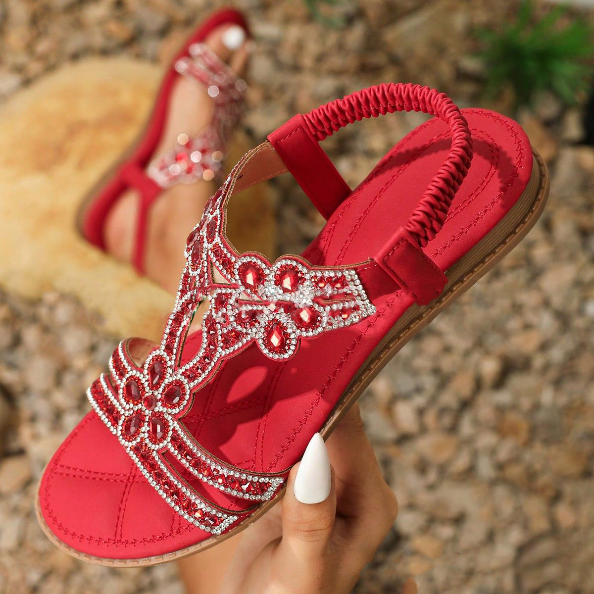 🔥Summer Hot Sale - Chic Floral Rhinestone Flat Sandals